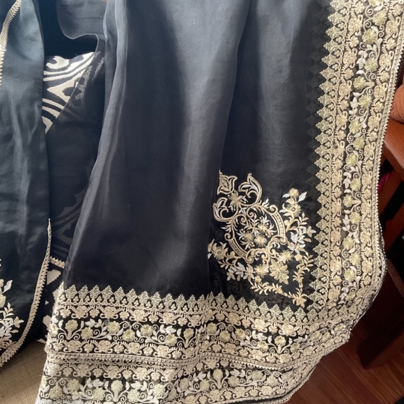 Pakistani designer formal suit - Picture 3 of 4